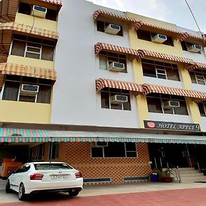 Hotel O Apple
